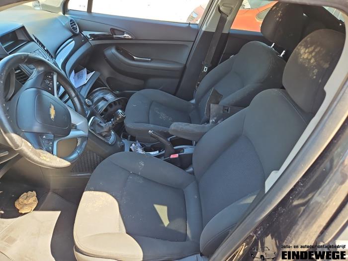 Chevrolet Orlando 2.0 D 16V Sloopvoertuig (2012, Carbon, Zwart)