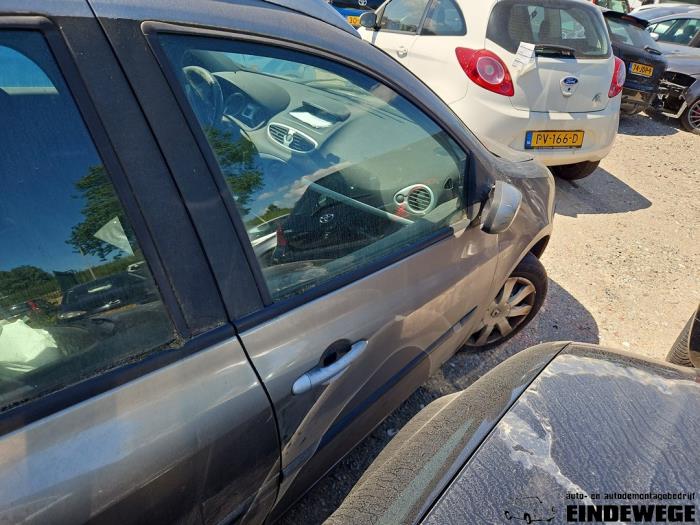 Renault Clio III Estate/Grandtour 1.5 dCi 70 Sloopvoertuig (2008, Beige)