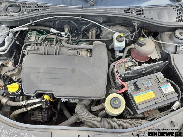 Dacia Sandero I 1.2 16V Sloopvoertuig (2010, Grijs)