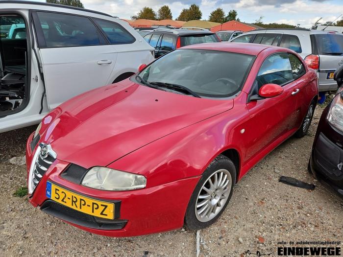 Alfa Romeo GT 1.8 Twin Spark 16V Sloopvoertuig (2005, Rood)