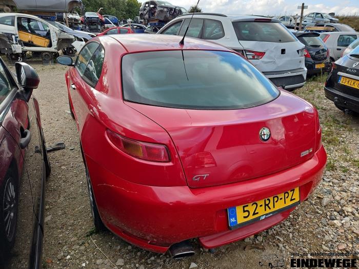 Alfa Romeo GT 1.8 Twin Spark 16V Sloopvoertuig (2005, Rood)