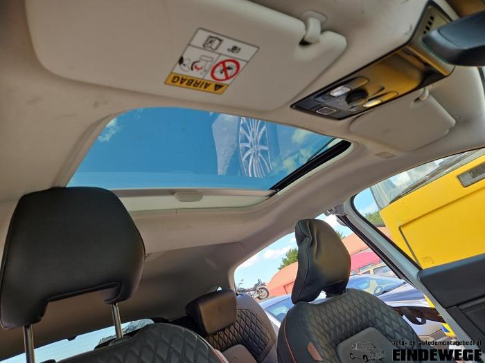 Renault Captur II 1.6 E-Tech 160 Sloopvoertuig (2021, Wit)