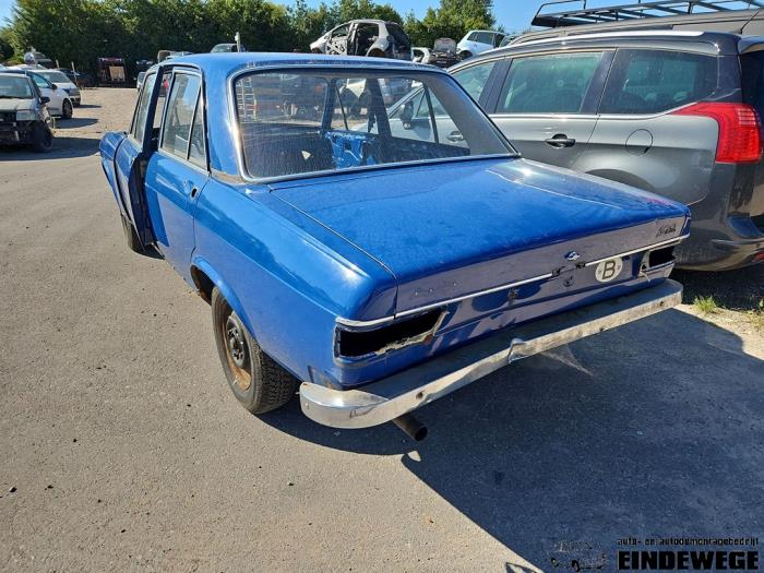 Audi 100 1.8 L,LS Sloopvoertuig (1973, Blauw)