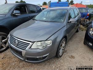 Volkswagen Passat Variant 3.2 FSI V6 32V 4Motion Sloopvoertuig (2006, Grijs)