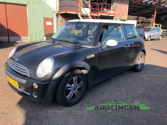 BMW Mini One/Cooper 1.6 16V Cooper Sloopvoertuig (2004, Zwart)