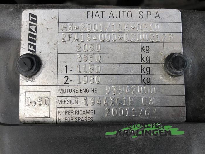 Fiat Croma 1.9 JTD Multijet 16V Sloopvoertuig (2005, Grijs)