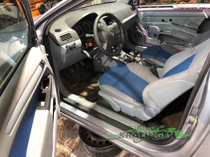 Opel Astra H GTC 1.4 16V Twinport Sloopvoertuig (2005, Grijs)