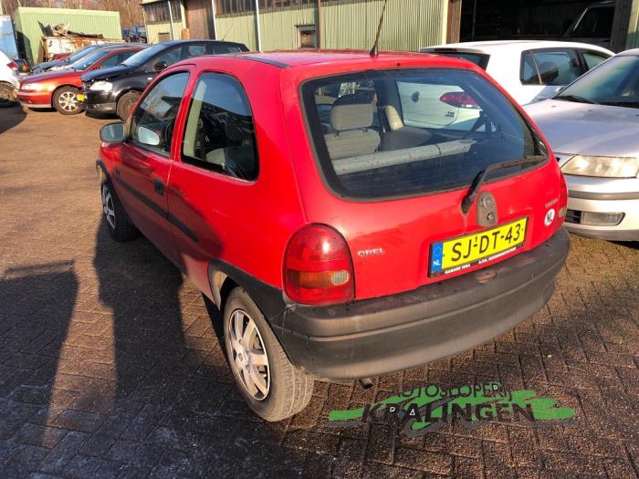 Opel Corsa B 1.4i Sloopvoertuig (1997, Rood)