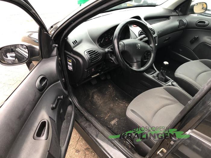 Peugeot 206 1.4 XR,XS,XT,Gentry Sloopvoertuig (2006, Zwart)
