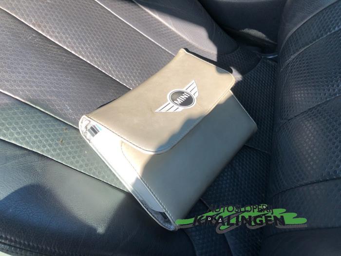 BMW Mini One/Cooper 1.6 16V Cooper Sloopvoertuig (2003, Zwart)