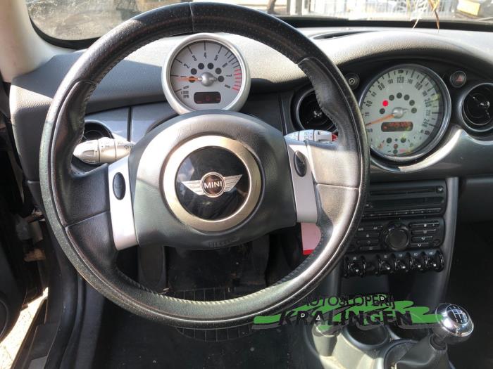 BMW Mini One/Cooper 1.6 16V Cooper Sloopvoertuig (2003, Zwart)