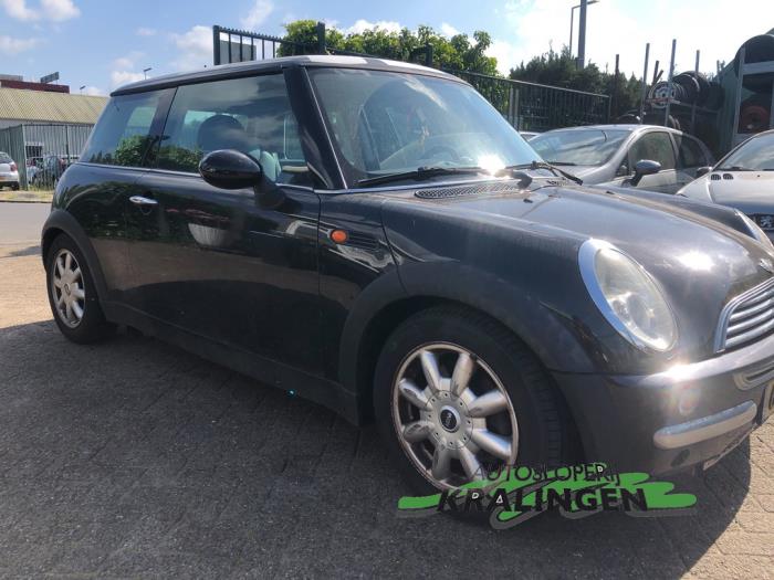 BMW Mini One/Cooper 1.6 16V Cooper Sloopvoertuig (2003, Zwart)