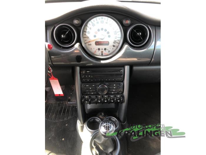 BMW Mini One/Cooper 1.6 16V Cooper Sloopvoertuig (2003, Zwart)