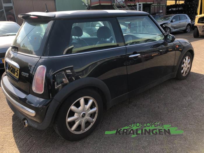 BMW Mini One/Cooper 1.6 16V Cooper Sloopvoertuig (2003, Zwart)