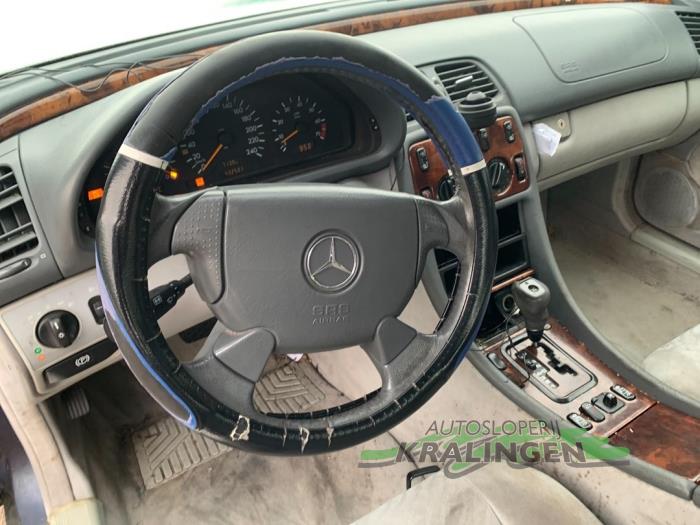 Mercedes CLK 2.0 200 16V Sloopvoertuig (1999, Blauw)
