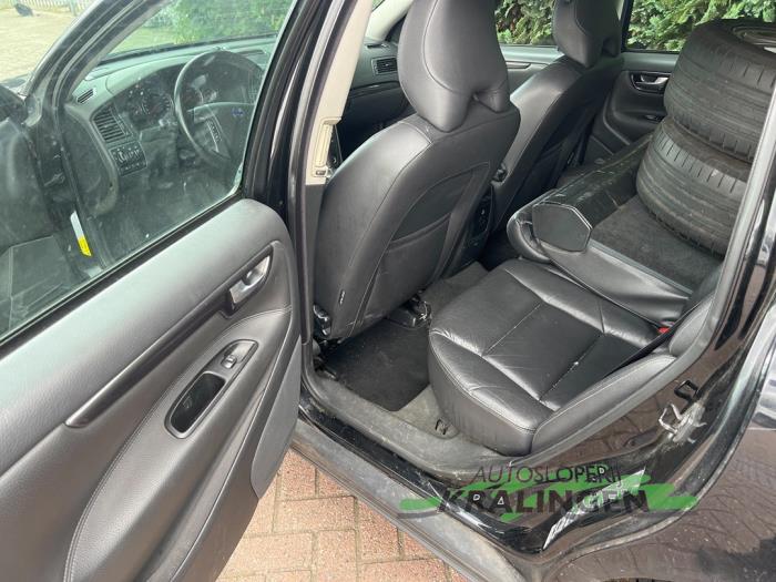 Volvo V70 2.4 D5 20V Sloopvoertuig (2006, Zwart)