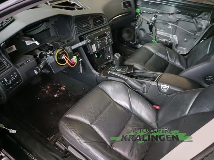 Volvo V70 2.4 D5 20V Sloopvoertuig (2006, Zwart)