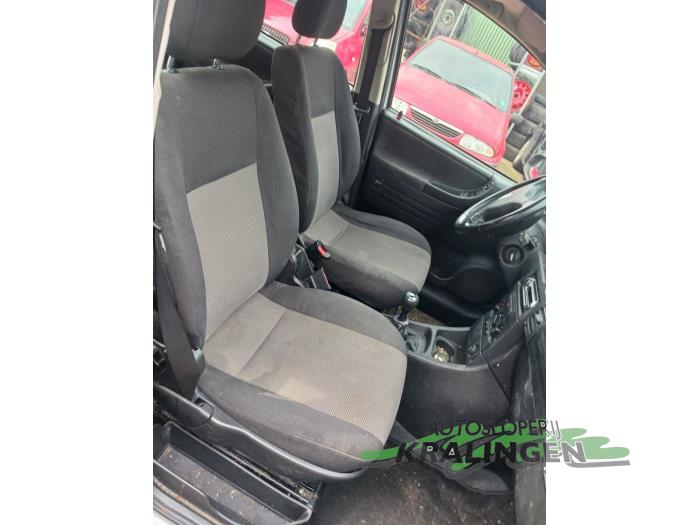 Opel Zafira 2.2 16V Sloopvoertuig (2004, Grijs)