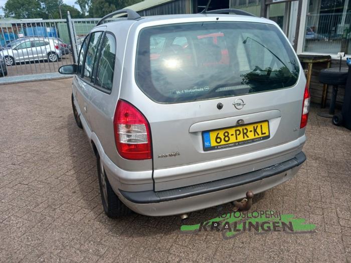 Opel Zafira 2.2 16V Sloopvoertuig (2004, Grijs)