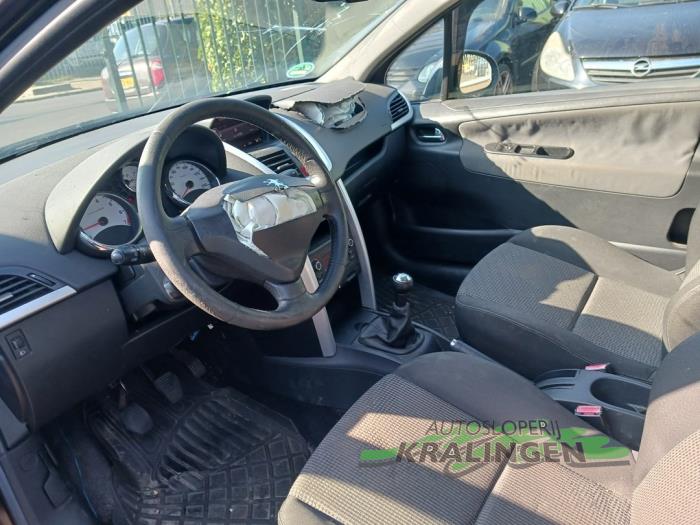 Peugeot 207/207+ 1.6 16V VTRi Sloopvoertuig (2009, Zwart)