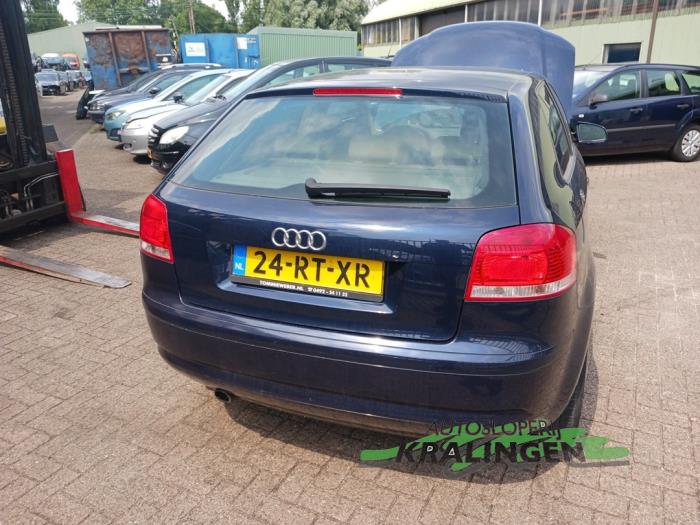 Audi A3 1.6 Sloopvoertuig (2005, Blauw)