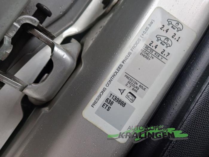 Citroen C4 Berline 1.6 16V Schadevoertuig (2008, Grijs)