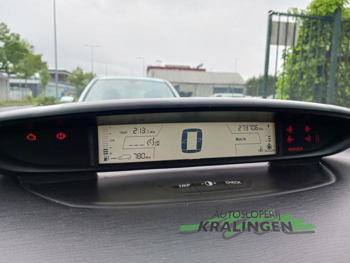 Citroen C4 Berline 1.6 16V Schadevoertuig (2008, Grijs)