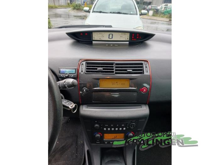 Citroen C4 Berline 1.6 16V Schadevoertuig (2008, Grijs)