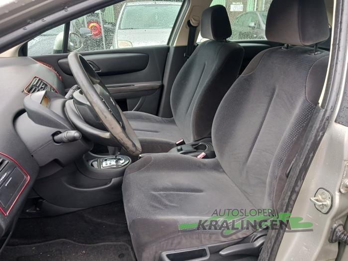 Citroen C4 Berline 1.6 16V Schadevoertuig (2008, Grijs)