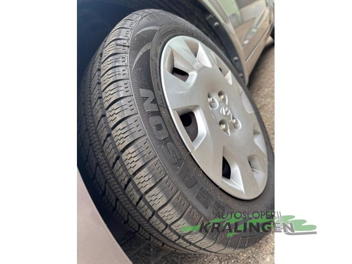 Hyundai i20 1.2i 16V Schadevoertuig (2013, Grijs)