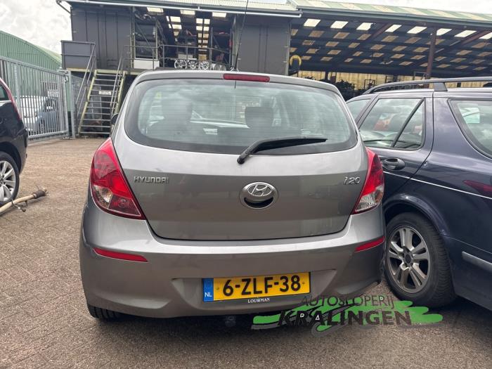 Hyundai i20 1.2i 16V Schadevoertuig (2013, Grijs)