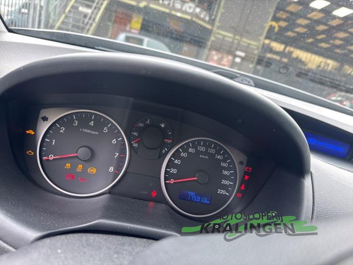 Hyundai i20 1.2i 16V Schadevoertuig (2013, Grijs)