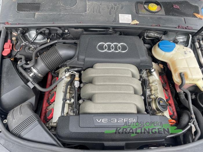 Audi A6 Avant 3.2 V6 24V FSI Quattro Sloopvoertuig (2006, Grijs)