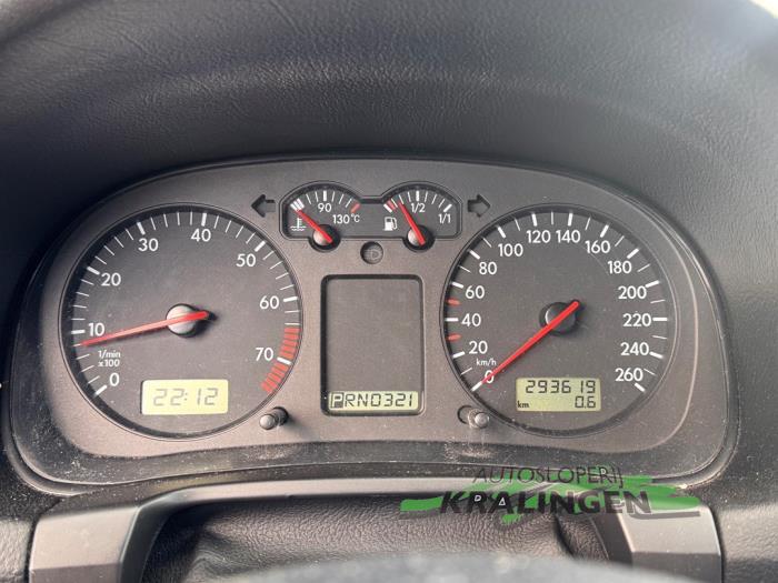 Volkswagen Golf IV 1.6 Sloopvoertuig (2000, Zwart)