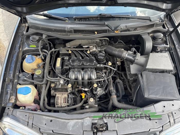 Volkswagen Golf IV 1.6 Sloopvoertuig (2000, Zwart)