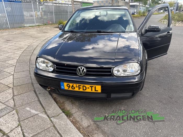 Volkswagen Golf IV 1.6 Sloopvoertuig (2000, Zwart)
