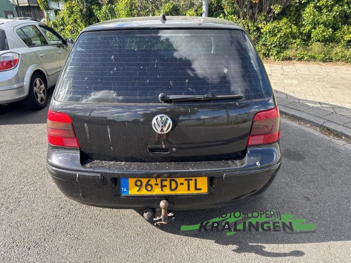 Volkswagen Golf IV 1.6 Sloopvoertuig (2000, Zwart)