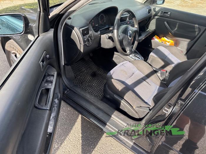 Volkswagen Golf IV 1.6 Sloopvoertuig (2000, Zwart)