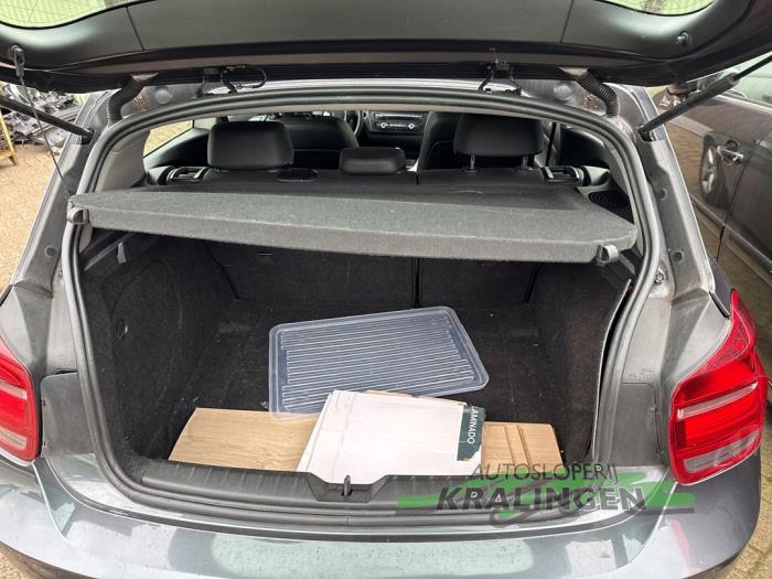 BMW 1 serie 116d 1.6 16V Efficient Dynamics Schadevoertuig (2013, Grijs)