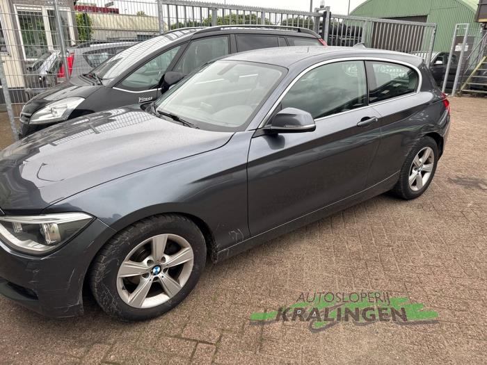 BMW 1 serie 116d 1.6 16V Efficient Dynamics Schadevoertuig (2013, Grijs)