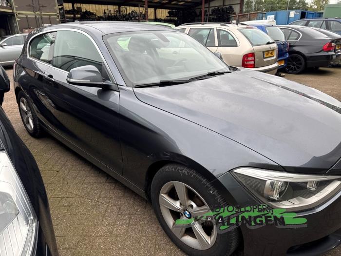BMW 1 serie 116d 1.6 16V Efficient Dynamics Schadevoertuig (2013, Grijs)