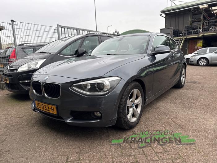 BMW 1 serie 116d 1.6 16V Efficient Dynamics Schadevoertuig (2013, Grijs)