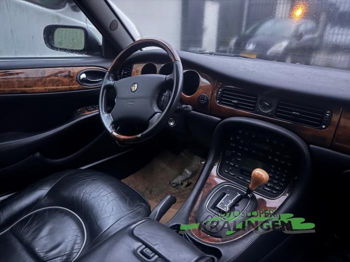 Jaguar XJR 4.0 V8 32V Supercharged Schadevoertuig (2001, Zwart)