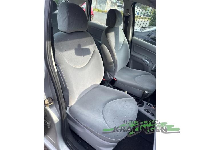 Citroen C3 1.4 Schadevoertuig (2003, Grijs)