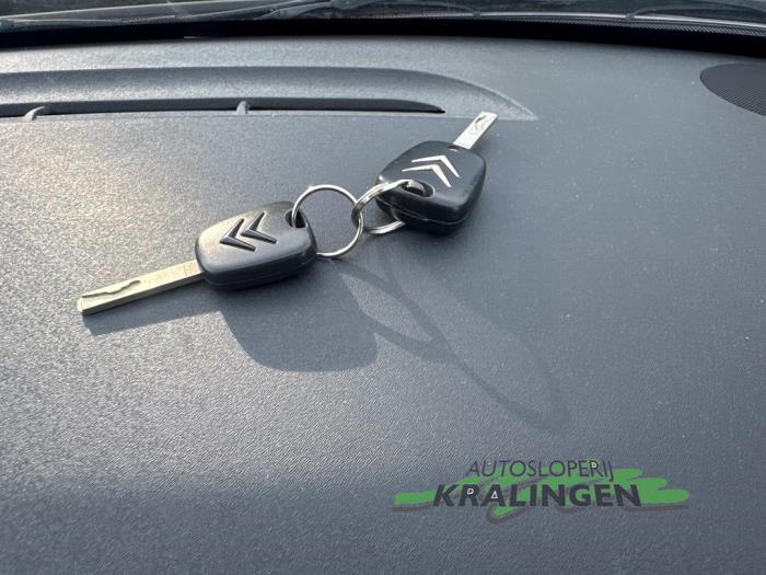 Citroen C3 1.4 Schadevoertuig (2003, Grijs)