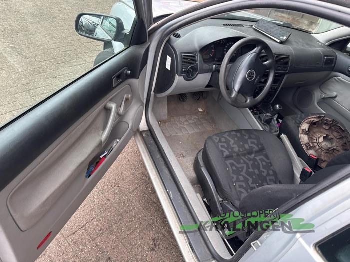 Volkswagen Golf IV 1.4 16V Sloopvoertuig (2000, Grijs)