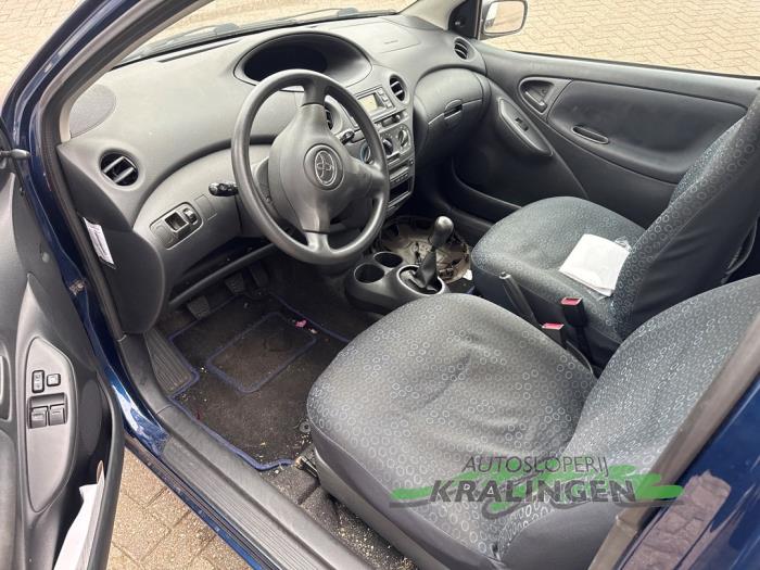 Toyota Yaris 1.3 16V VVT-i Schadevoertuig (2003, Blauw)