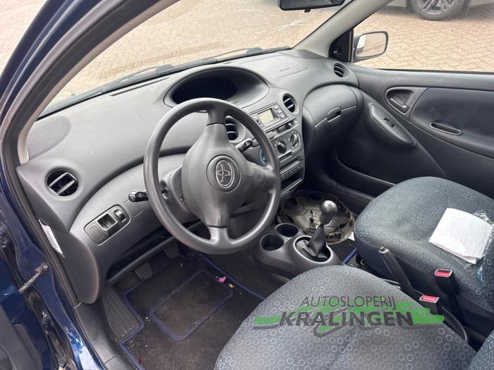 Toyota Yaris 1.3 16V VVT-i Schadevoertuig (2003, Blauw)