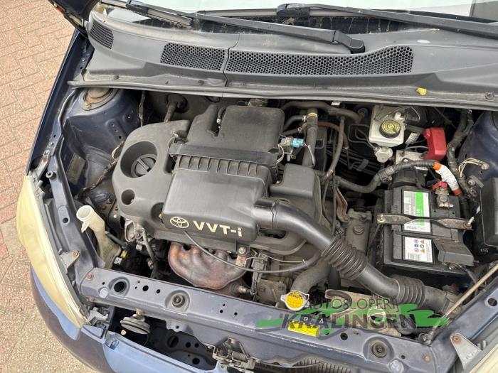 Toyota Yaris 1.3 16V VVT-i Schadevoertuig (2003, Blauw)