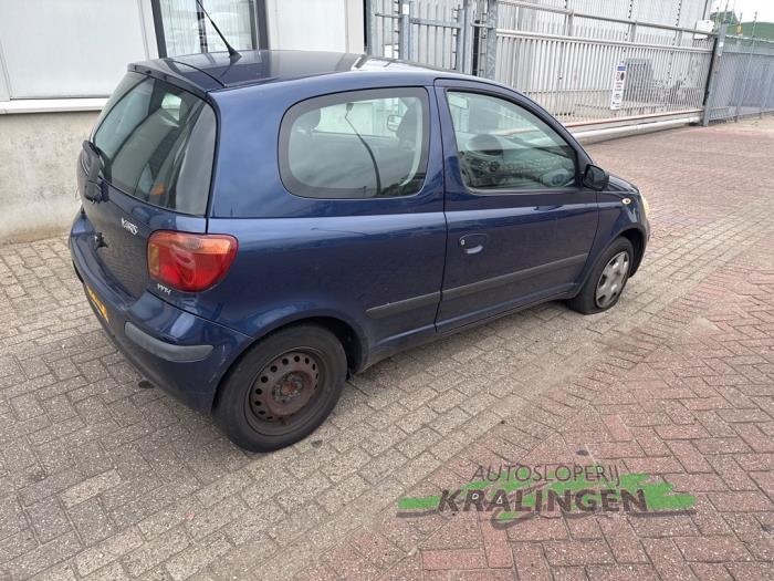 Toyota Yaris 1.3 16V VVT-i Schadevoertuig (2003, Blauw)